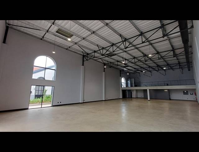 BUSINESS PROPERTY TO RENT IN ROOIHUISKRAAL NORTH